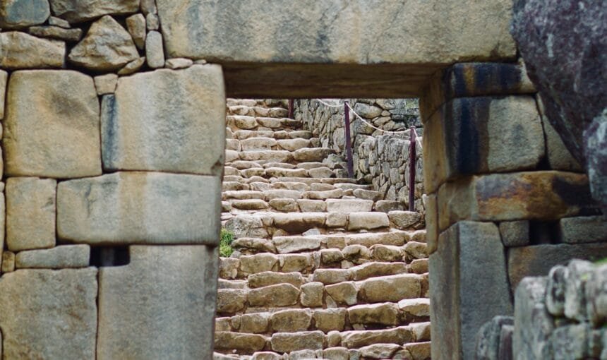 Inca Architecture: Mysteries and Marvels of an Ancient Civilization 1 Inca Architecture: Mysteries and Marvels of an Ancient Civilization