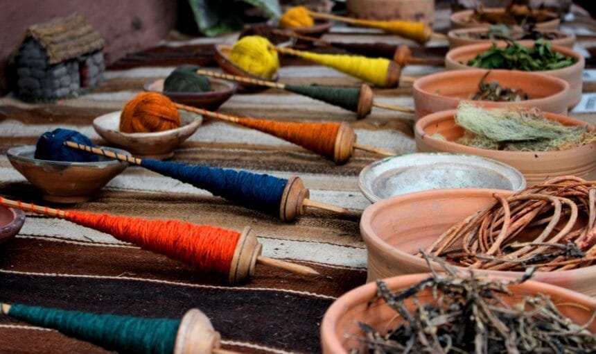 Peruvian Handicrafts: An Insight into Traditional Techniques and Materials 5 Peruvian Handicrafts: An Insight into Traditional Techniques and Materials