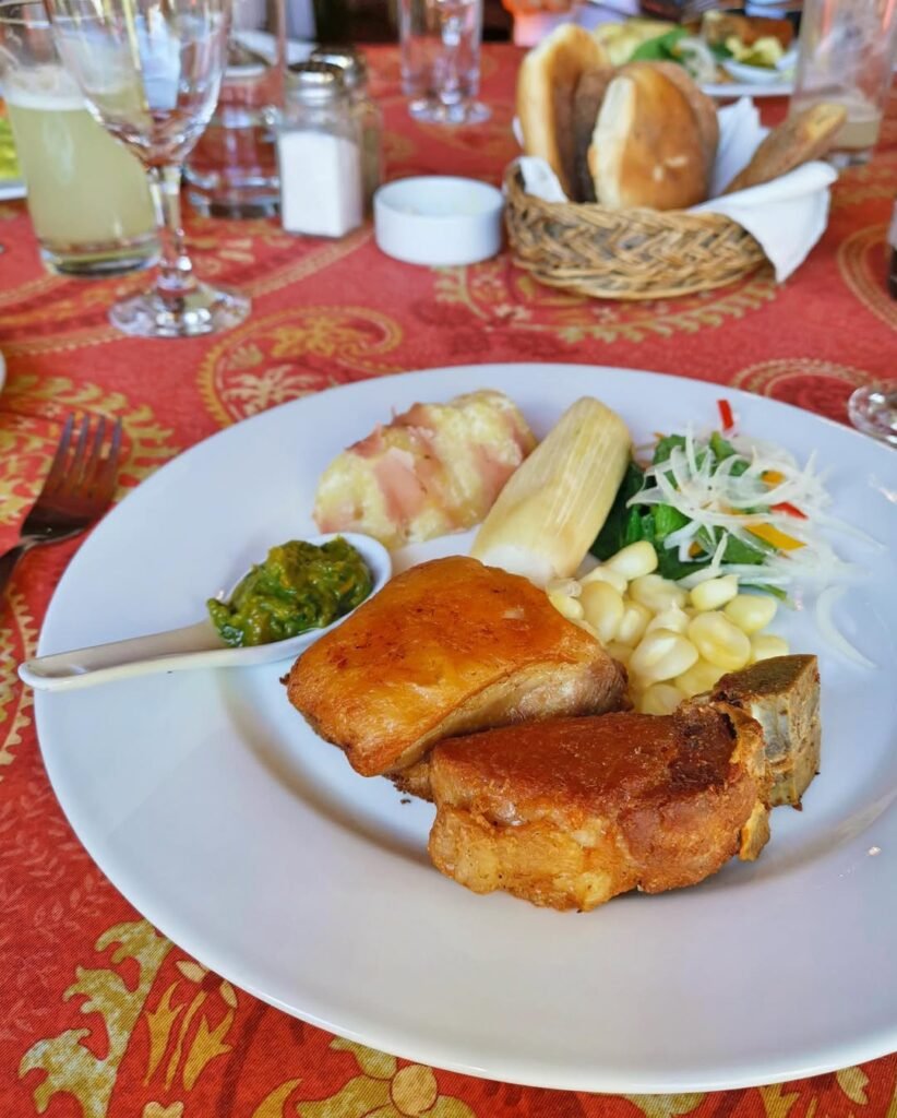 🇵🇪 Lunch at Hacienda Huayoccari. My personal favorite was the dessert of Custard Apple with Me