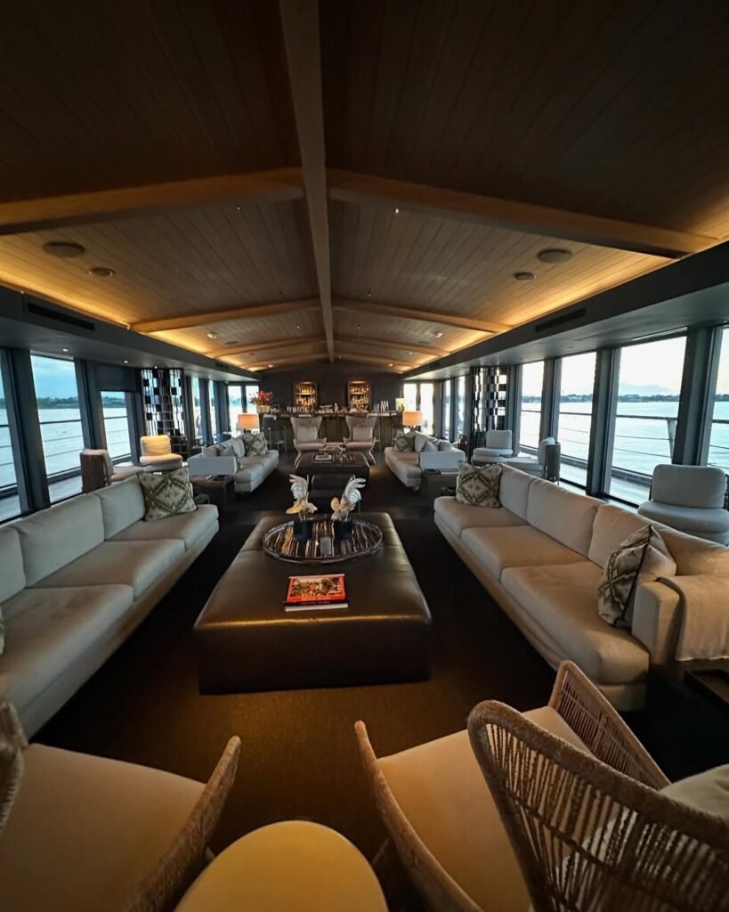 How chic svelte and elegant is the amazing aquanera @aqua expeditions Three magical nights gli 3